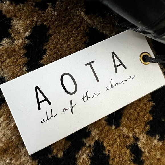 New AOTA‎ All of the Above Elena Bucket bag in black. Retails for $188. - Picture 4 of 8